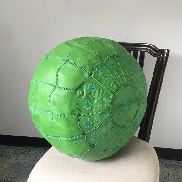 Green x large embroidered Moroccan handmade pouf - Picture 12 of 14